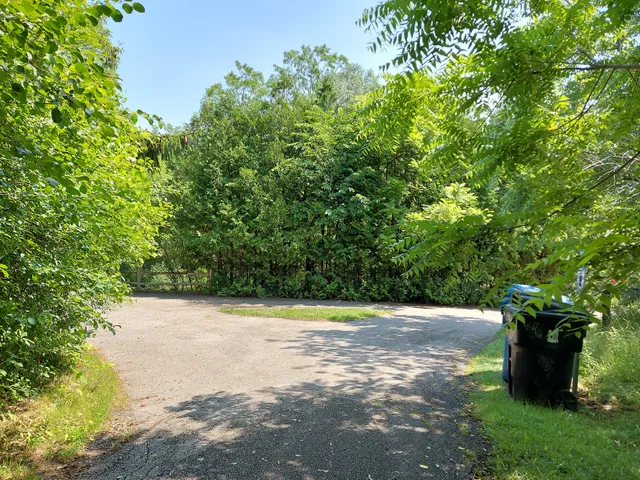 East Don Parkland Steeles/Leslie Entrance