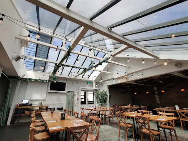 Franklins Bar & Eatery