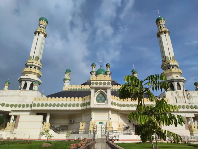 Masjid Duli Pengiran Muda Mahkota Pengiran Muda Haji Al-Muhtadee Billah