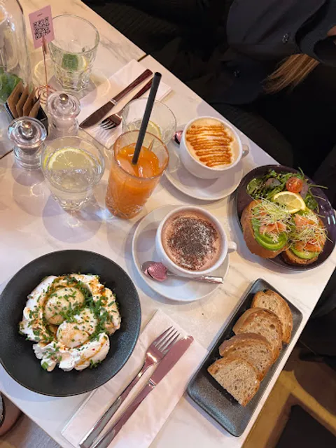 White Rabbit - Brunch & Co