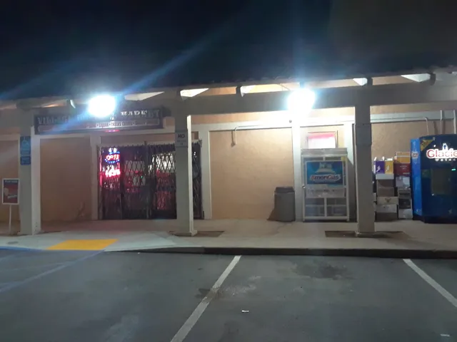 Village Bonsall Market