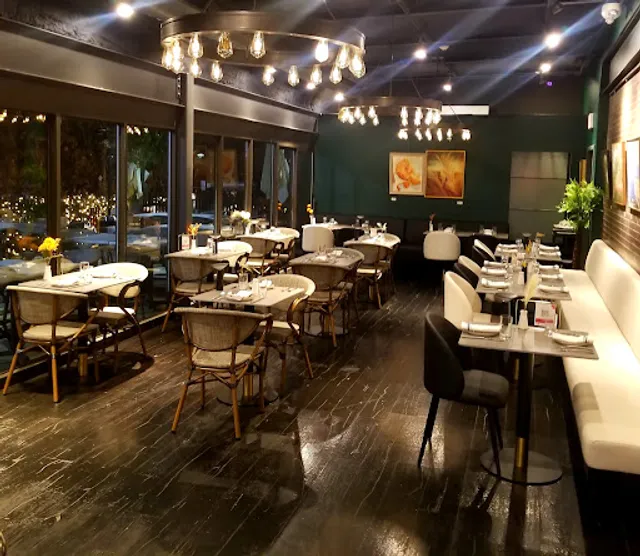 Ficus | Restaurant, Cafe & Gallery
