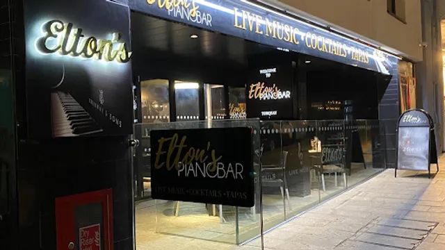 Eltons Piano Cocktail Lounge Bar
