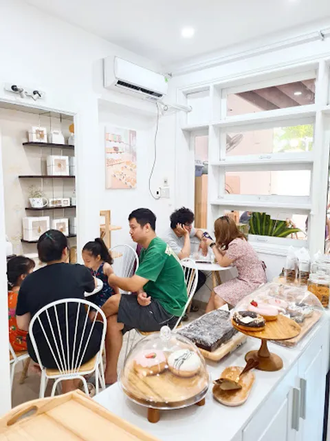 La Dulce Bakery & Coffee