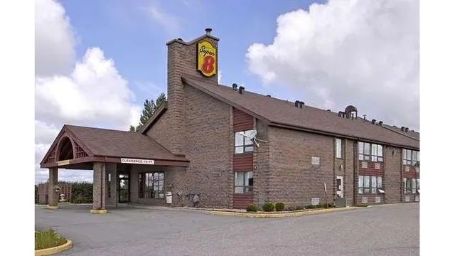 Super 8 by Wyndham Timmins ON