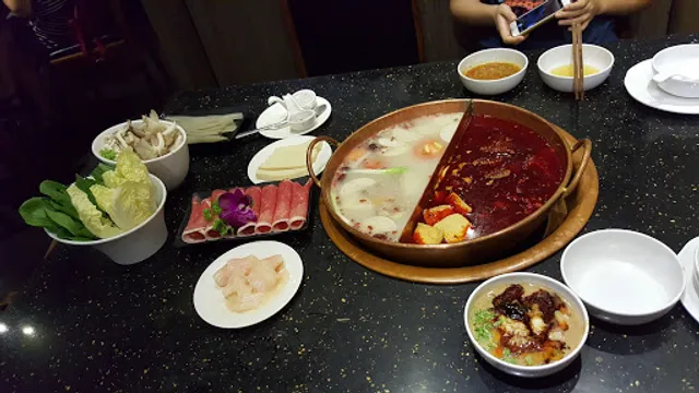 Tong Xin Ru Yi Traditional Hot Pot