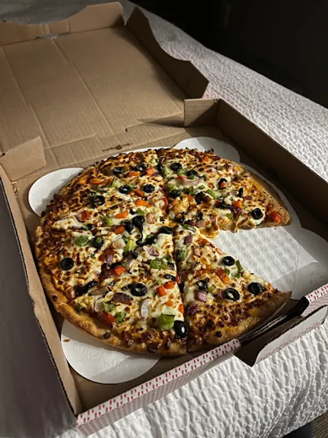 Wow Pizza, Avenue C North, SK