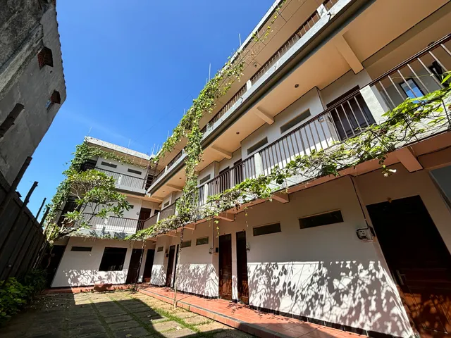 Pakerisan East Mansion