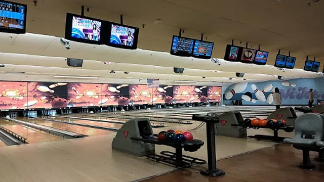 Break Point Bowl & Entertainment