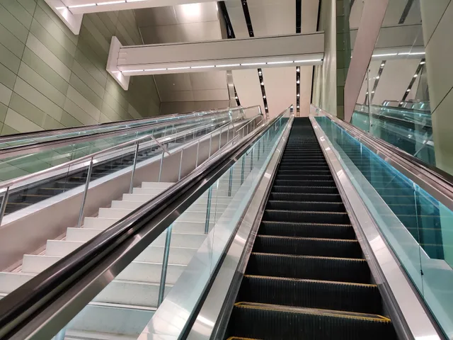 Chinatown-Rose Pak Station