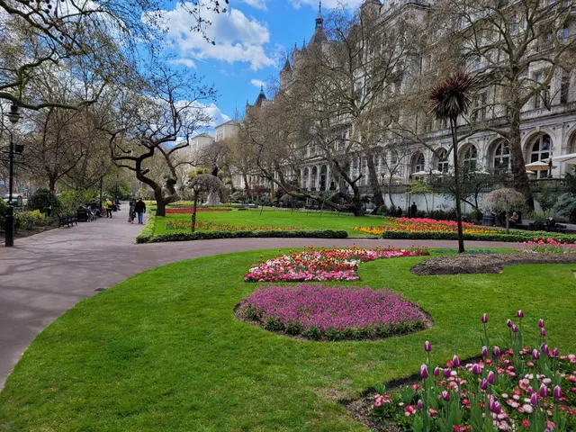 Victoria Embankment Gardens: Whitehall Gardens