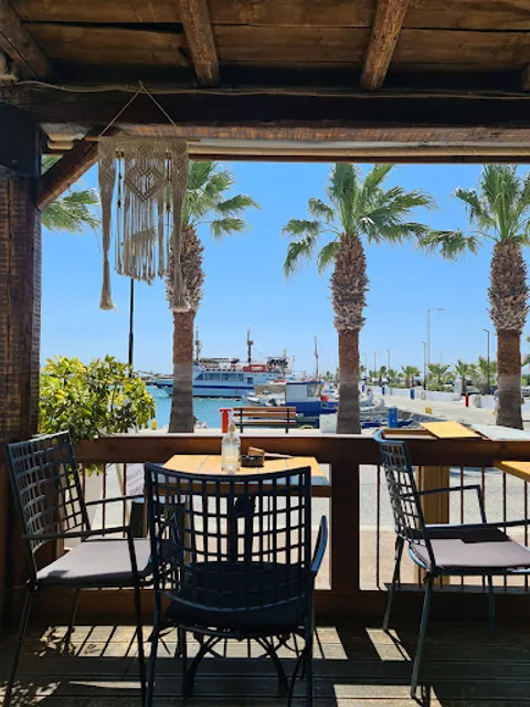 Skala Cafe & Cocktails