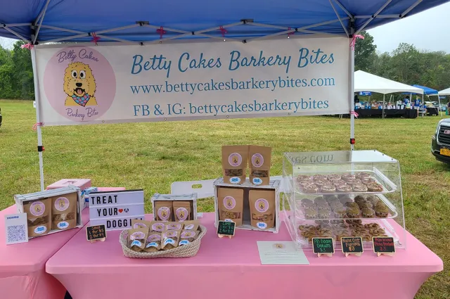 Betty Cakes Barkery Bites LLC (Online Store)