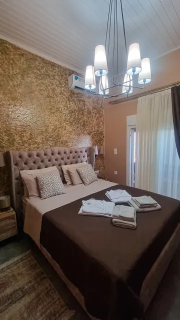 The 50/50 Luxury Deluxe Apartments