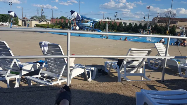 Mineola Village Swimming Pool