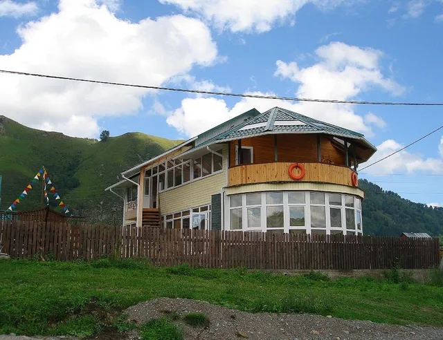 Gostevoy Dom "Na Beregovoy"