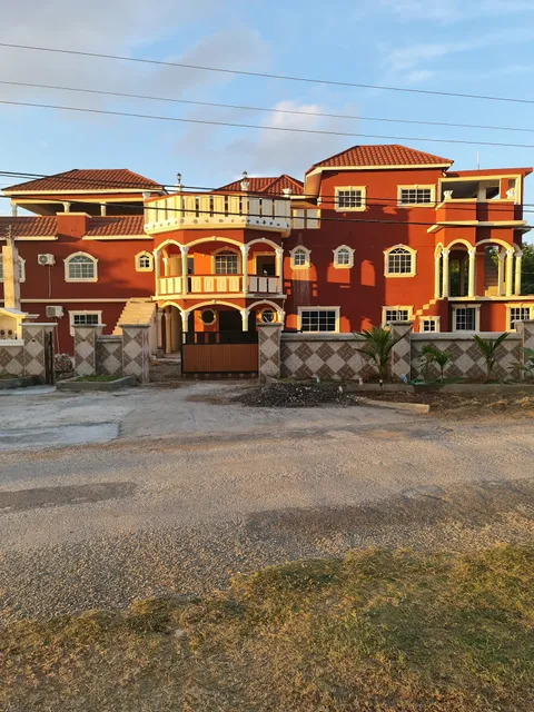 Paradise Place Grande