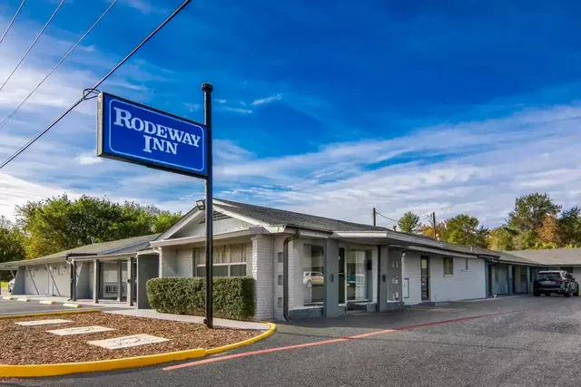 Rodeway Inn Palestine