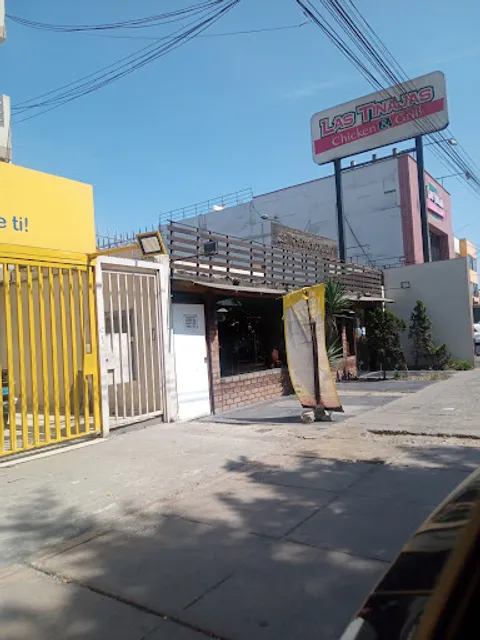 Las Tinajas Chicken & Grill