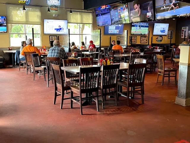 Pluckers Wing Bar