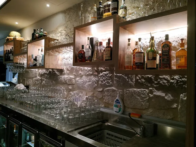 Zasso_Funny Public House