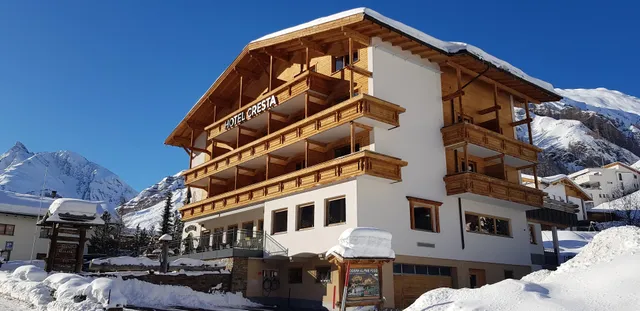 Hotel Cresta