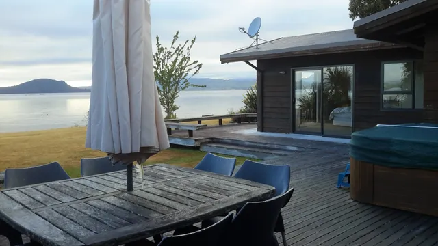 Waikuta Lakeside Lodge and Retreat