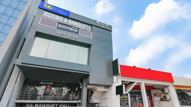 FabHotel Silver Stone Inn - Hotel in Kamta, Lucknow