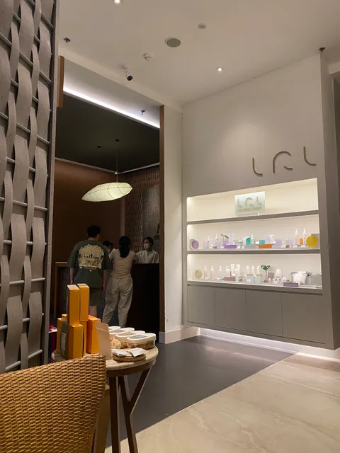 Let's Relax Spa - Bangkok Central Embassy