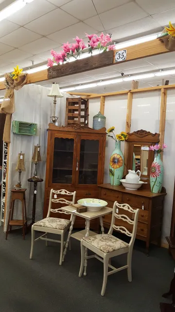 False River Anique Mall