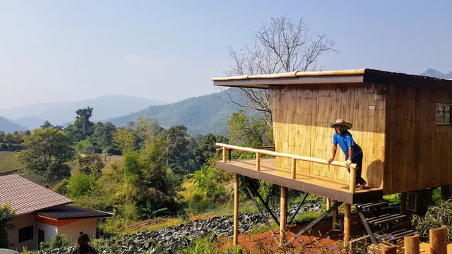 หมู่บ้าน ผาปู่จอม ( Hmong Village )