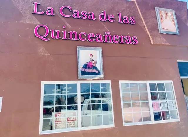 La Casa De Las Quinceaneras