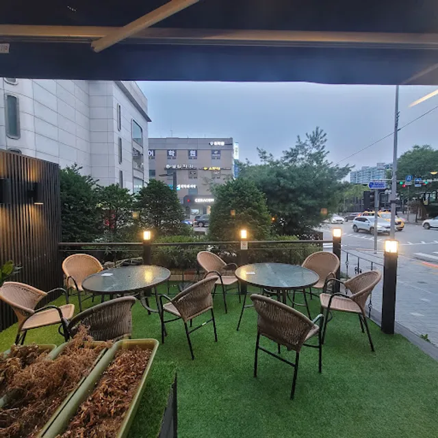 Quiznos Sub, Apgujeong