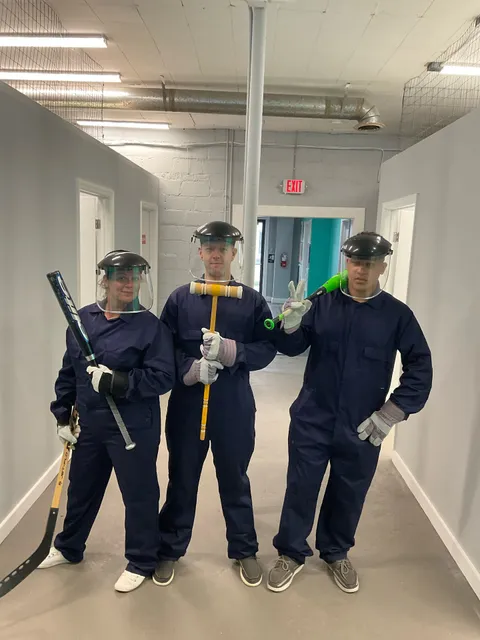 T-Wrecks Smash Rooms