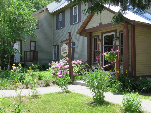 Christine's Bridal & Prom