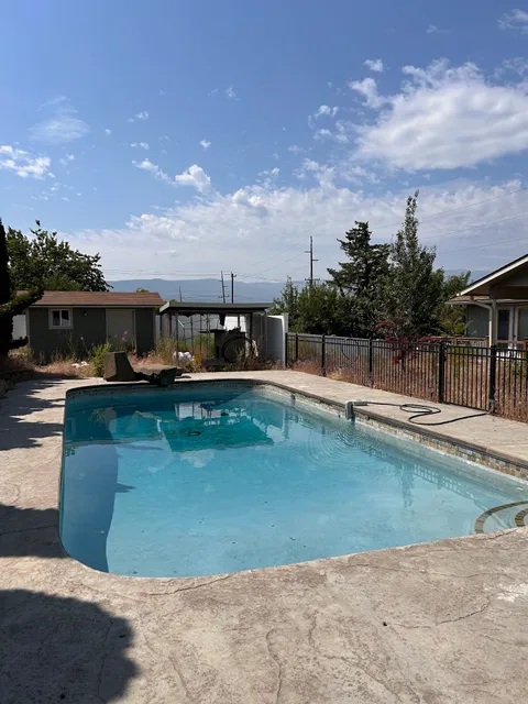 Blue Lagoon Pool and Spa LLC