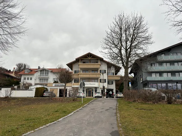 Gästehaus Guggomos "Hopfen am See"