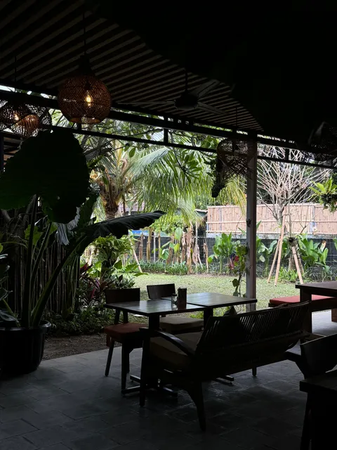 Bloom Cafe and Restaurant Seminyak