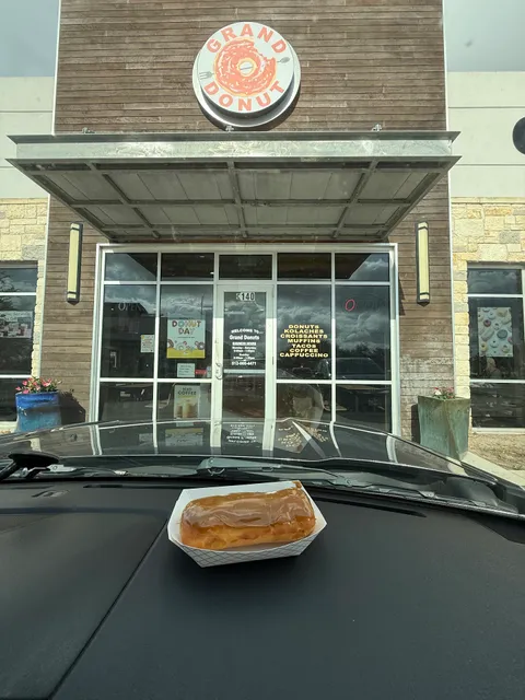 Grand Donuts