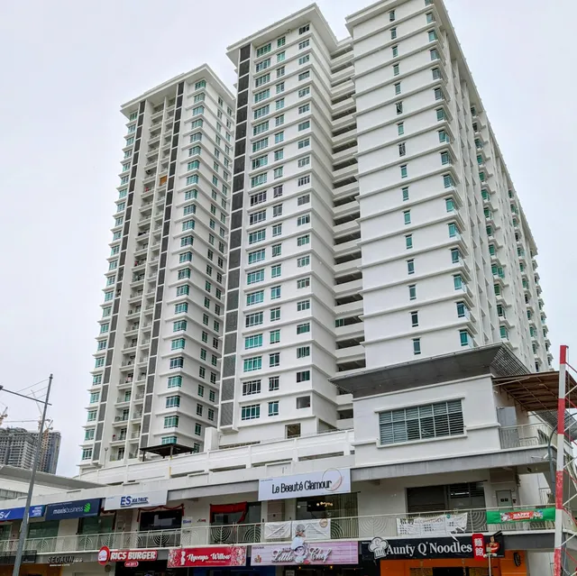 The Arena Residency / Arena Curve