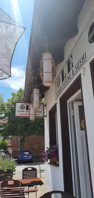 LE - Asian Cuisine & Sushi