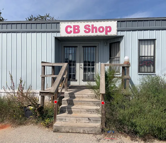 CB, Key and Knife Shop