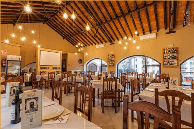 Cafetería - Restaurante El Mercado