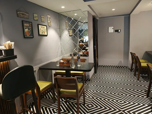 Castor The Bistro Cafe