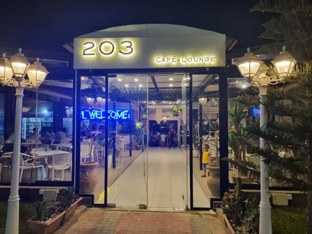 Café 203