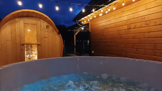 wSPAniały domek Radawa