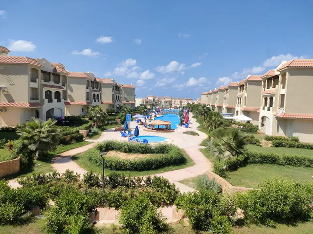 قرية لاسيرينا الساحل الشمالي