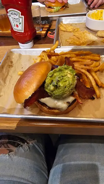 BJ's Restaurant & Brewhouse