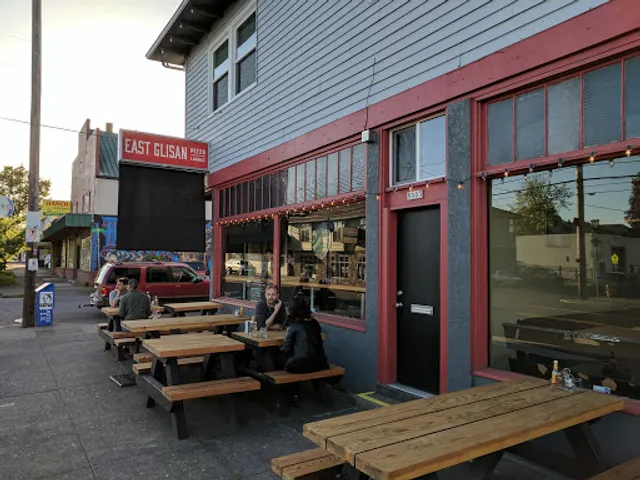 East Glisan Pizza Lounge