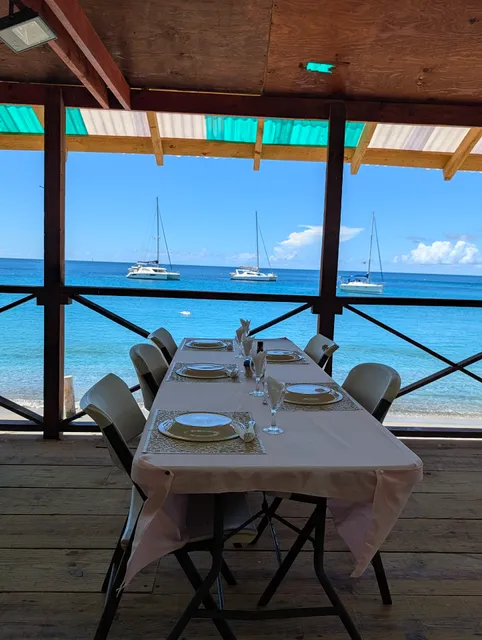 Tims Sunset Beach Bar & Restaurant